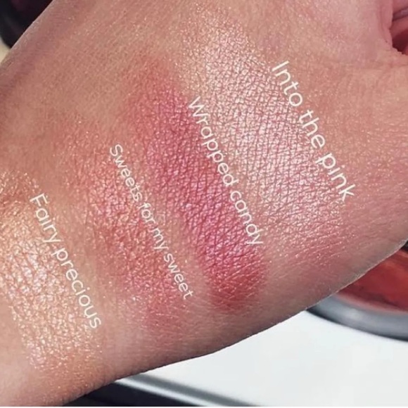 MAC Cosmetics ~ Extra Dimension Blush ~ Shade Fairly Precious NIB - Picture 2 of 2